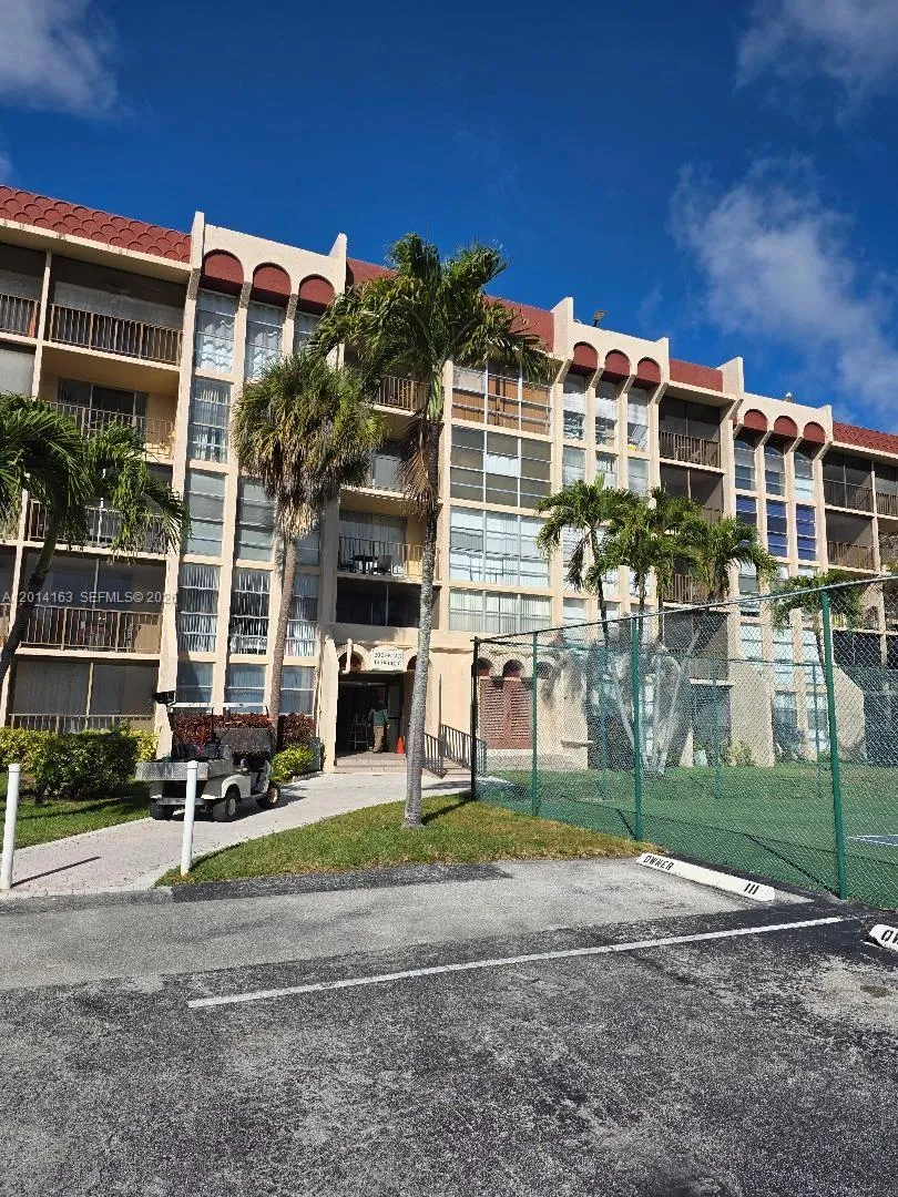 2001 Atlantic Shores Blvd # 104, Hallandale Beach FL 33009