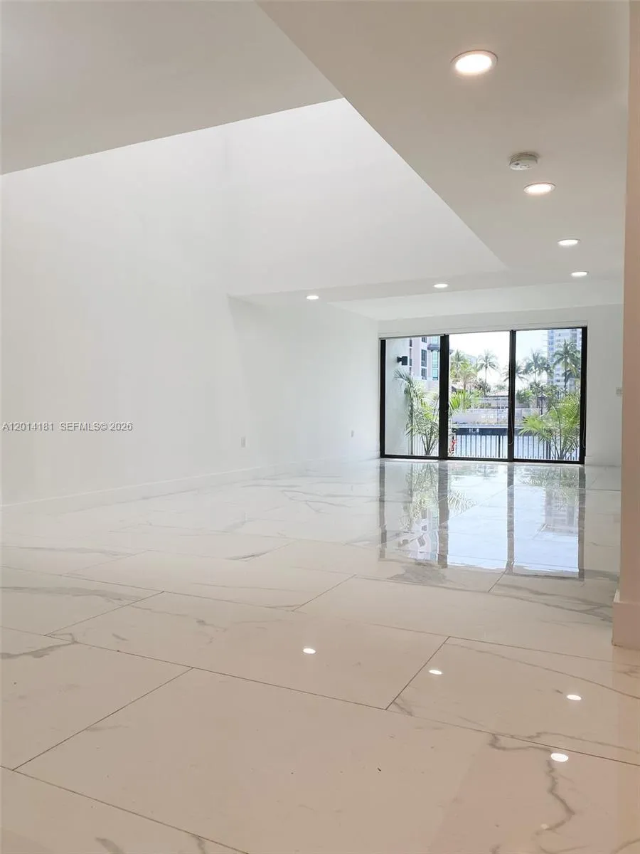 316 Poinciana Dr # 808, Sunny Isles Beach FL 33160
