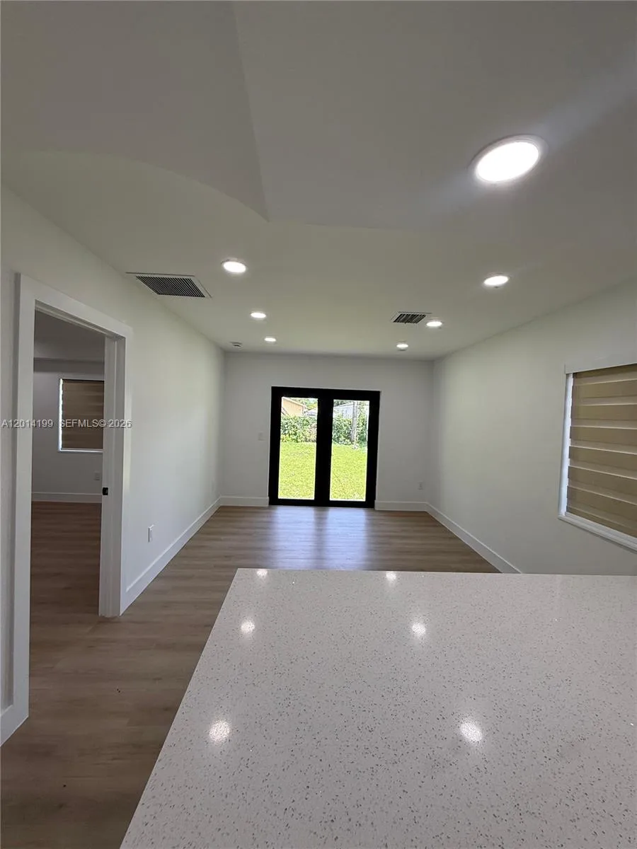 2951 NW 57th St, Miami FL 33142