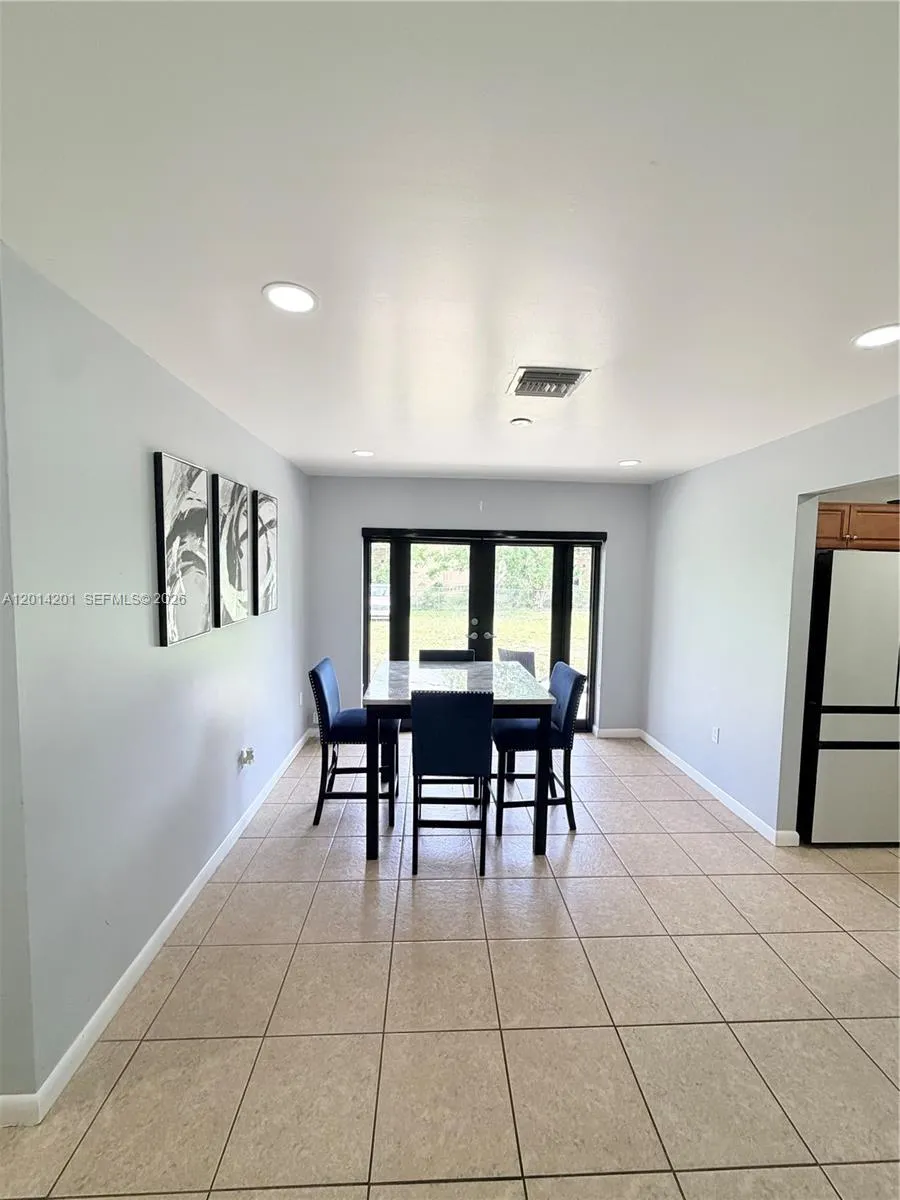 1410 NW 199TH St, Miami Gardens FL 33169