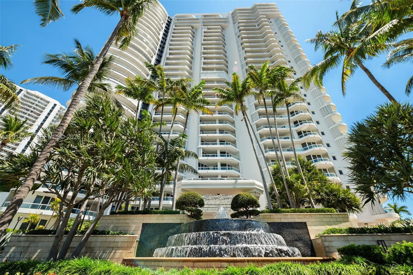 1 bedroom 1 bath for sale at 21050 Point Pl # 302, Aventura FL 33180