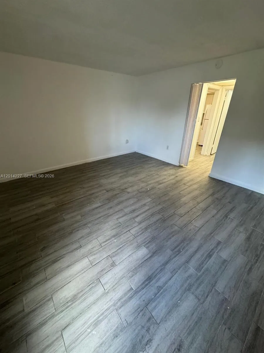 7010 NW 186th St # 102A, Hialeah FL 33015
