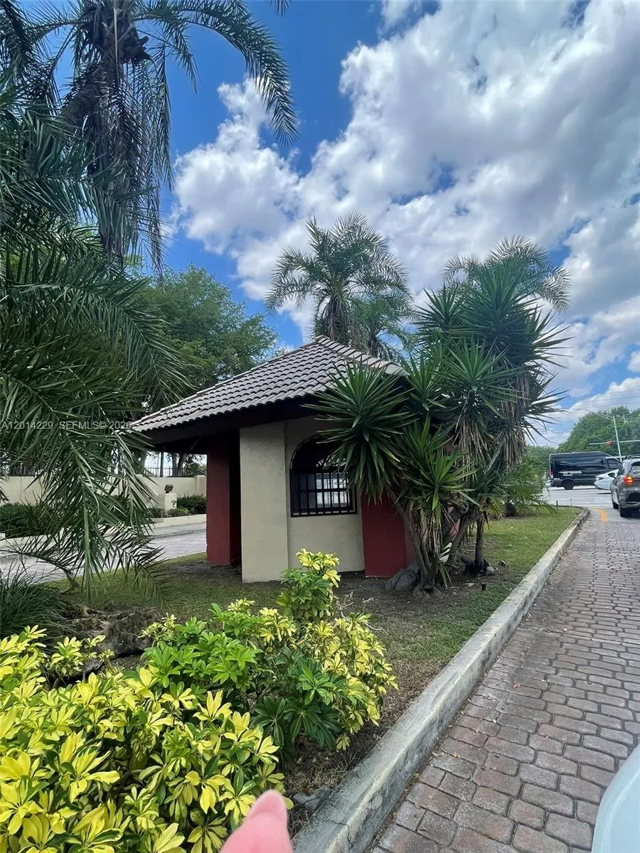 8820 SW 123rd Ct # 203, Miami FL 33186