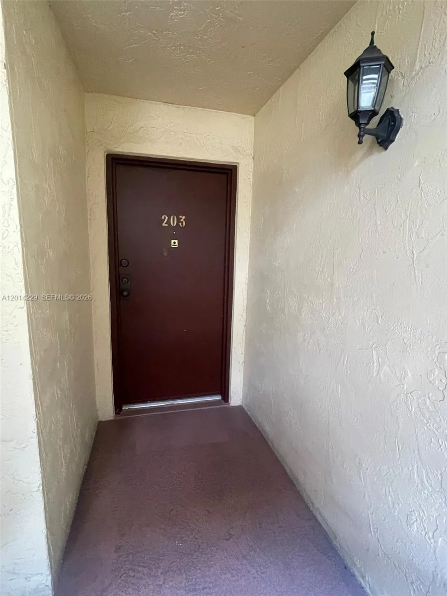 8820 SW 123rd Ct # 203, Miami FL 33186