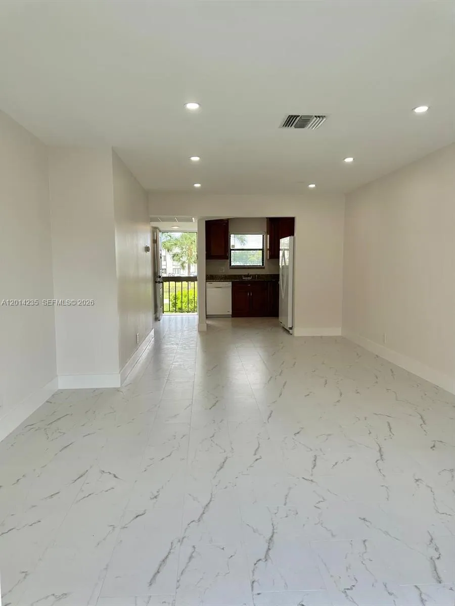 21911 Lake Forest Cir # 202, Boca Raton FL 33433