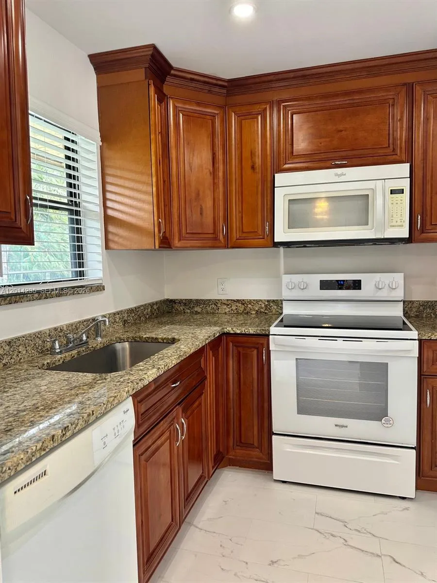 21911 Lake Forest Cir # 202, Boca Raton FL 33433