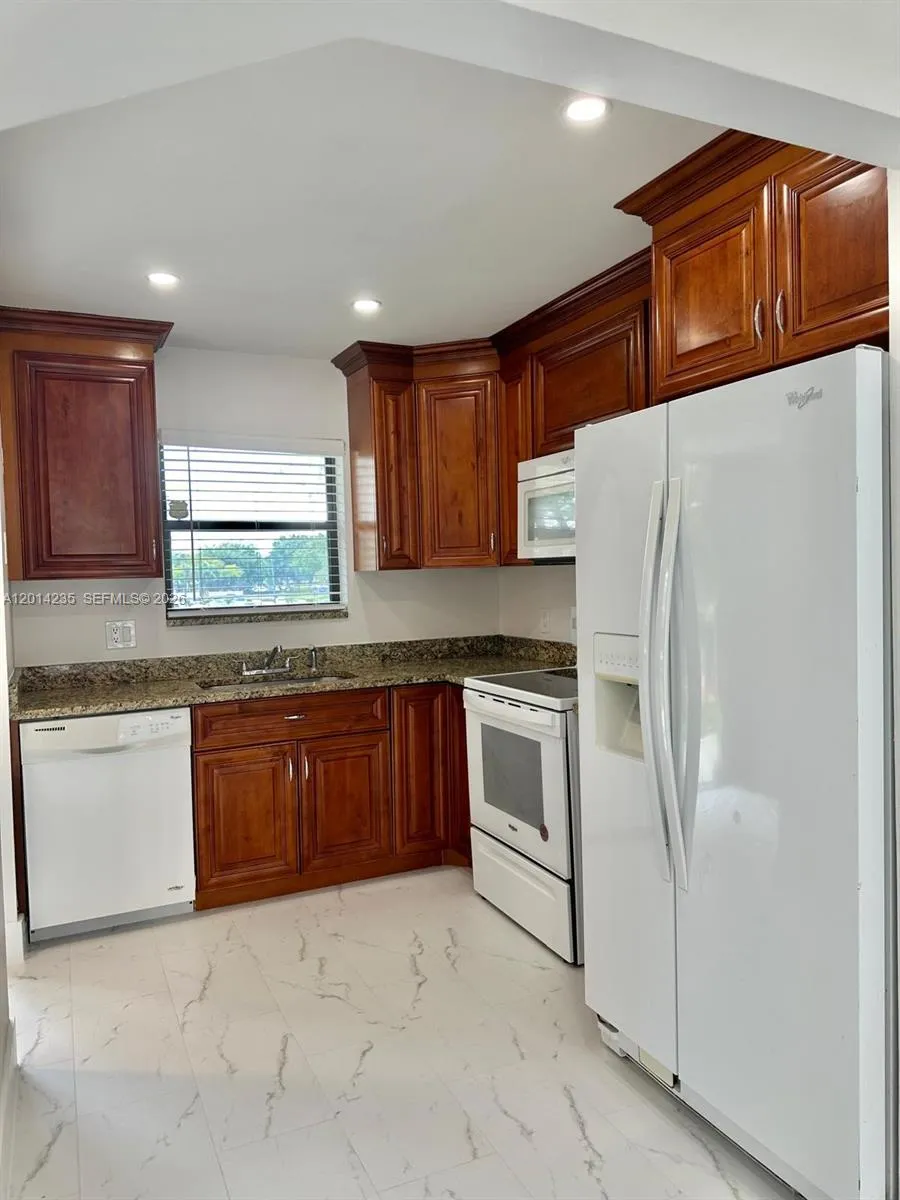 21911 Lake Forest Cir # 202, Boca Raton FL 33433
