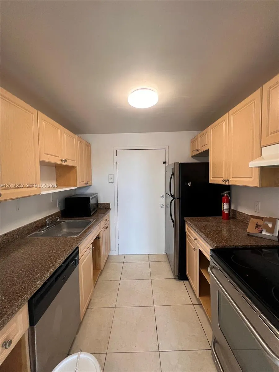 2020 NE 135th St # 309, North Miami FL 33181