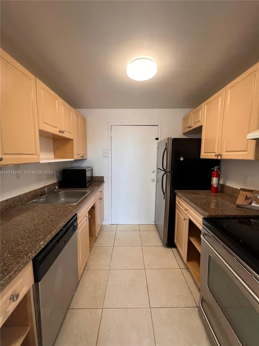 2020 NE 135th St # 309, North Miami FL 33181