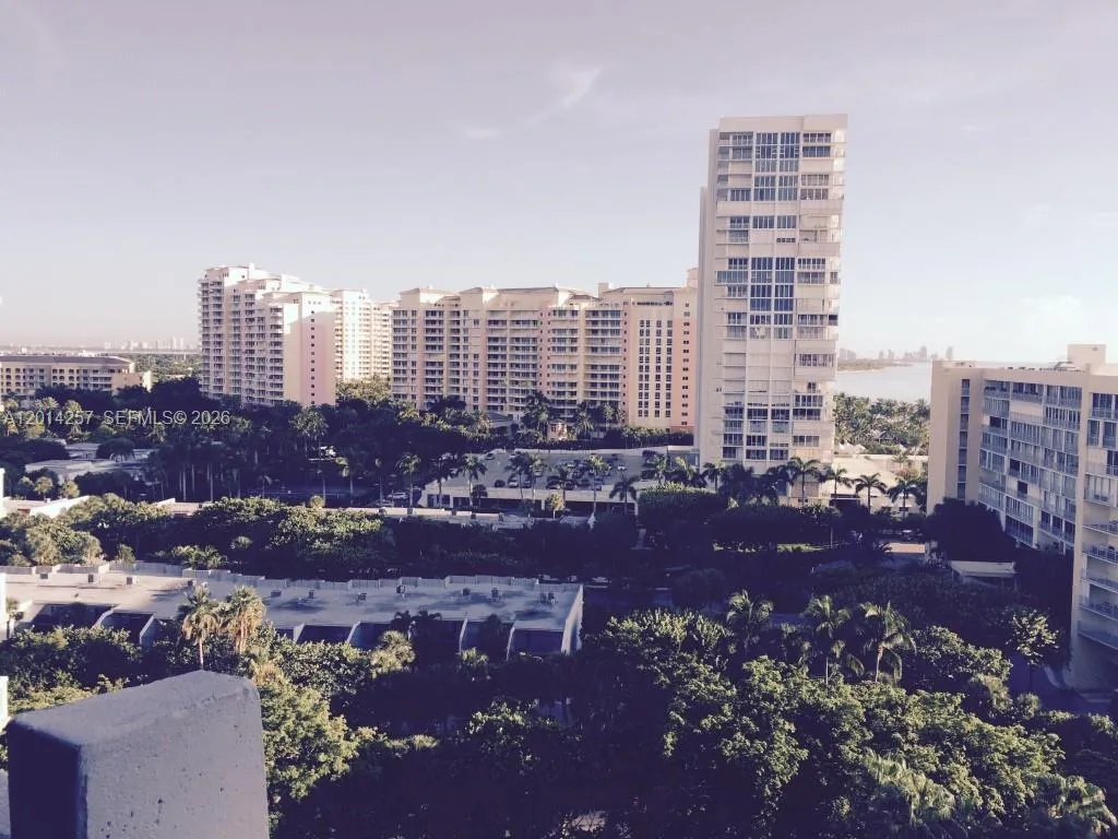 1121 CRANDON BL # E1104, Key Biscayne FL 33149