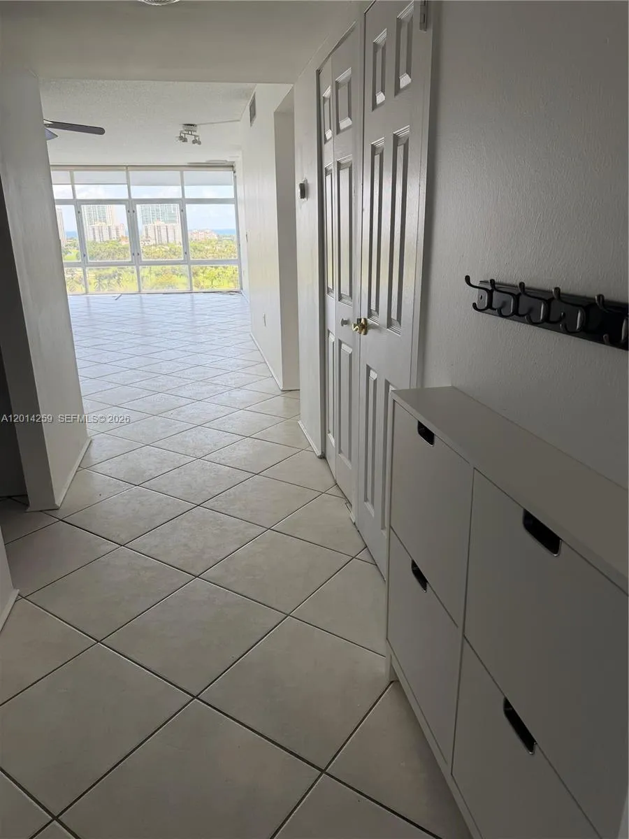 20100 W Country Club Dr # 1606, Aventura FL 33180
