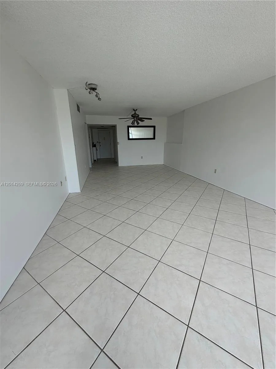 20100 W Country Club Dr # 1606, Aventura FL 33180