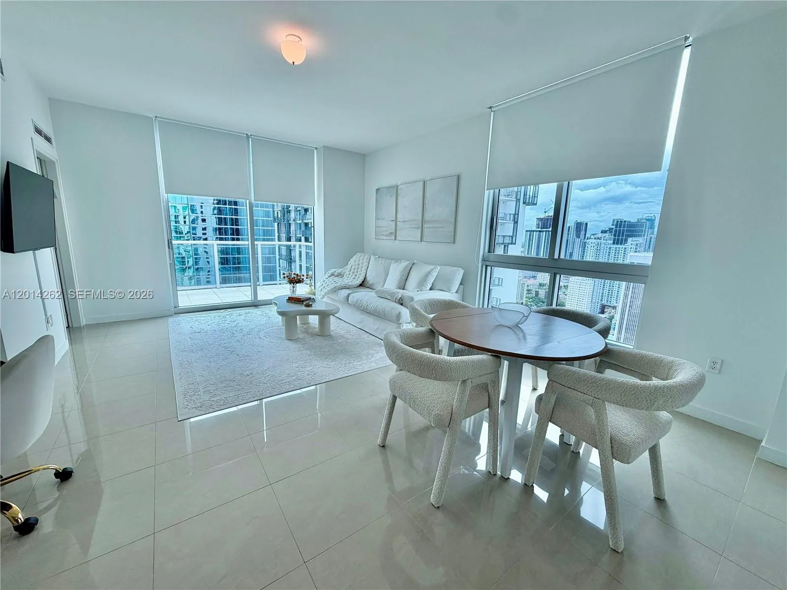 300 S Biscayne Blvd # 3701, Miami FL 33131