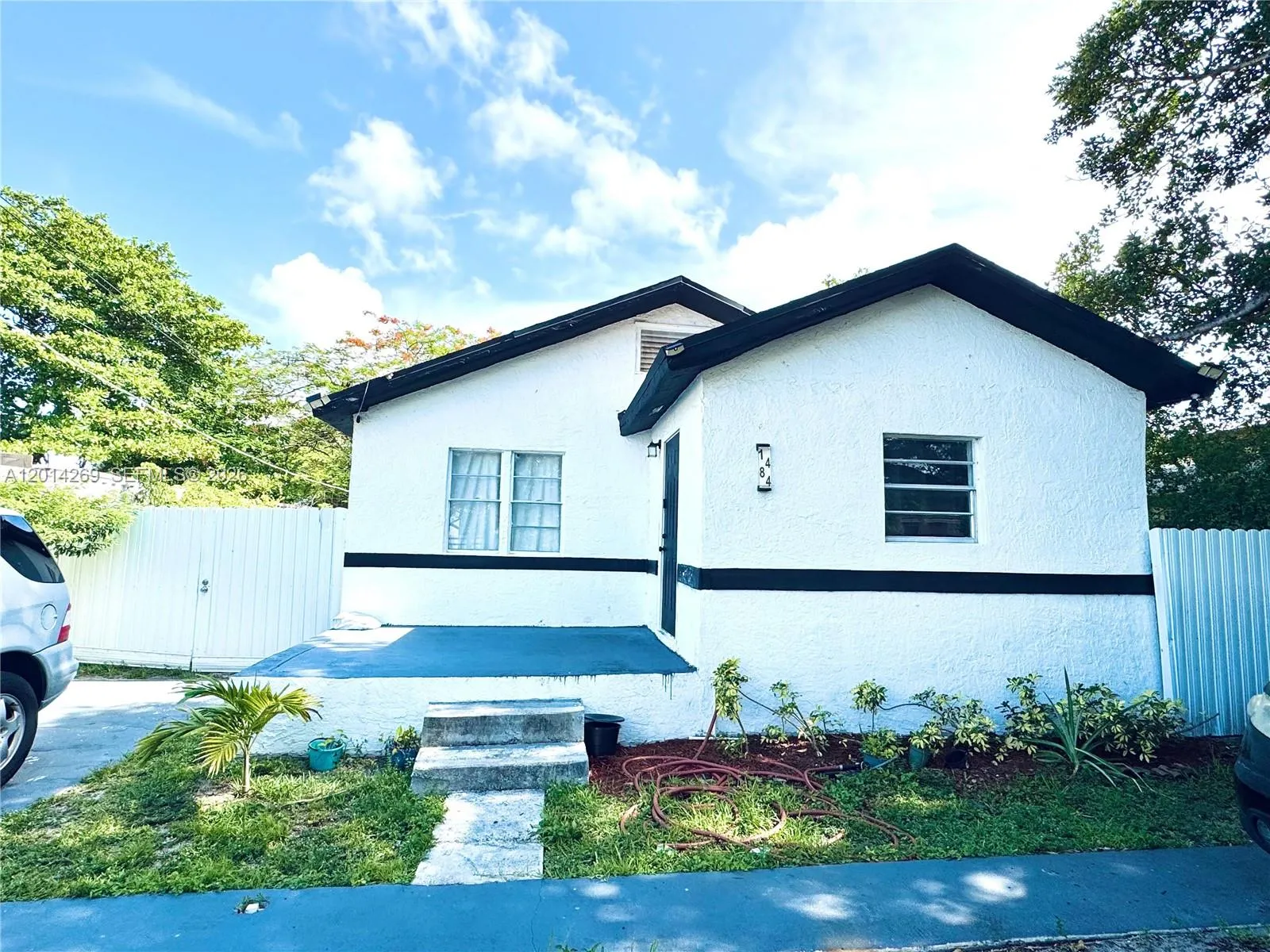 1484 NW 60th St, Miami FL 33142