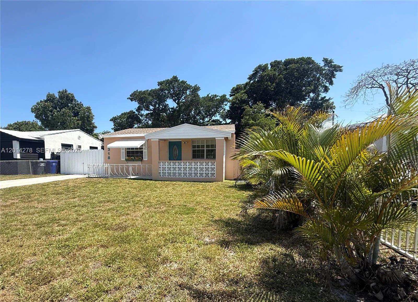 2318 Dewey St, Hollywood FL 33020