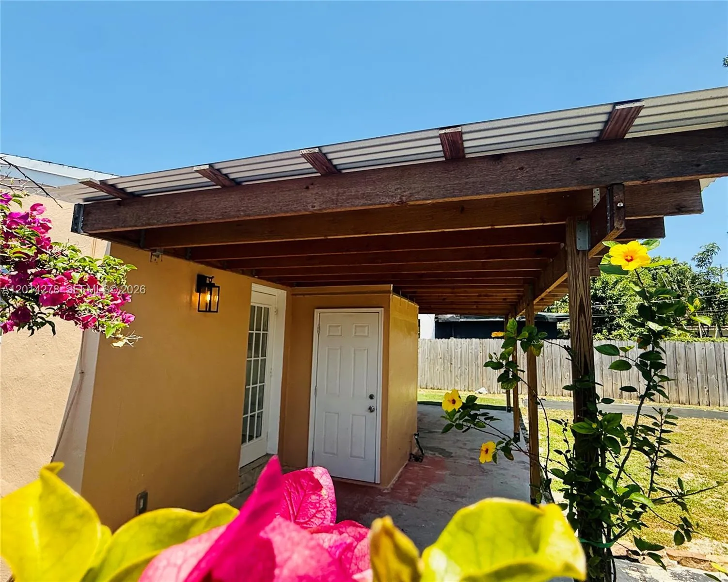 2318 Dewey St, Hollywood FL 33020
