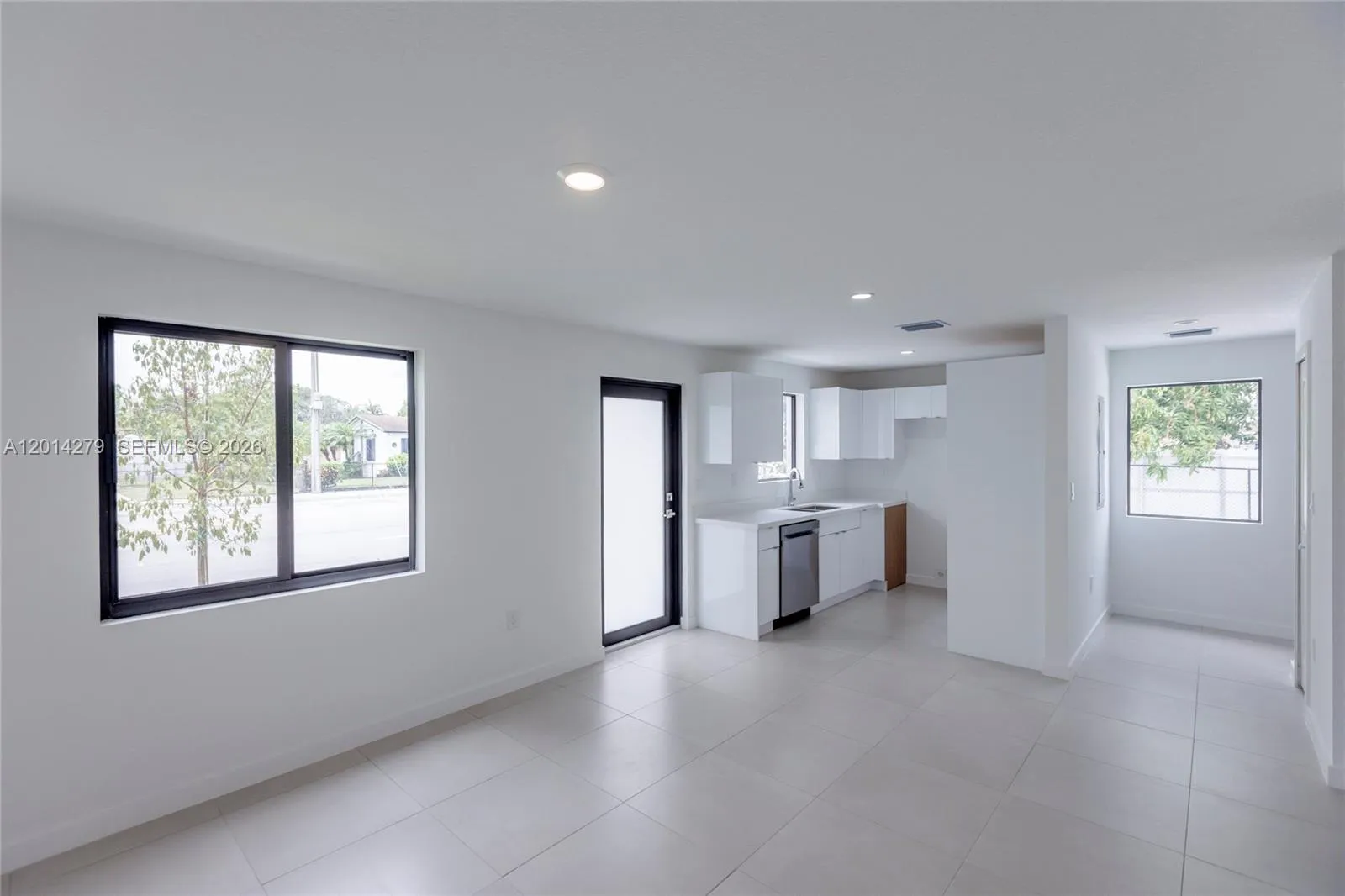 9151 NW 32 Ave, Miami FL 33147
