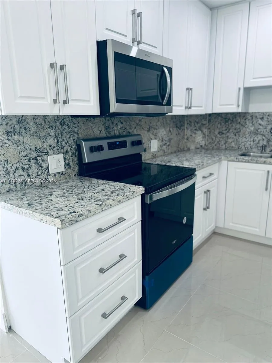 4200 Hillcrest Dr # 503, Hollywood FL 33021
