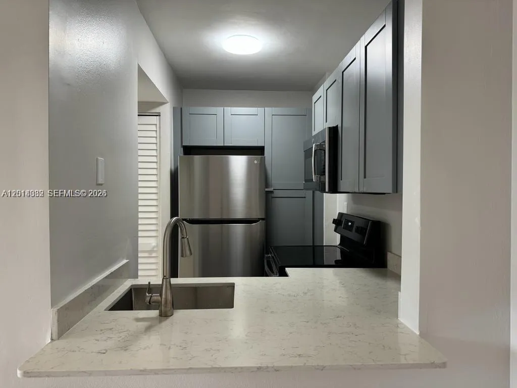 8185 NW 7th St # 205, Miami FL 33126