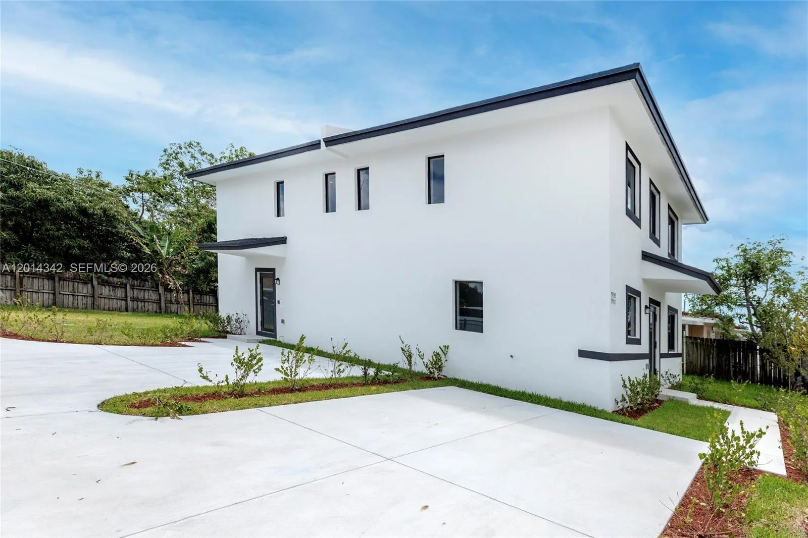 9155 NW 32 Ave, Miami FL 33147