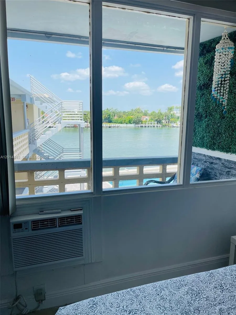 6484 Indian Creek # 242, Miami Beach FL 33141