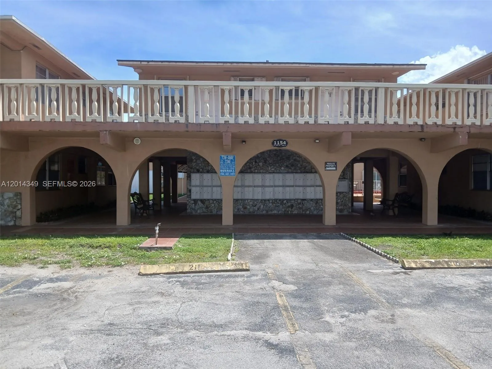 1154 W 35th St # 221, Hialeah FL 33012