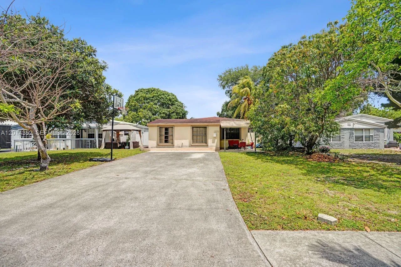 1379 NE 177th St, North Miami Beach FL 33162