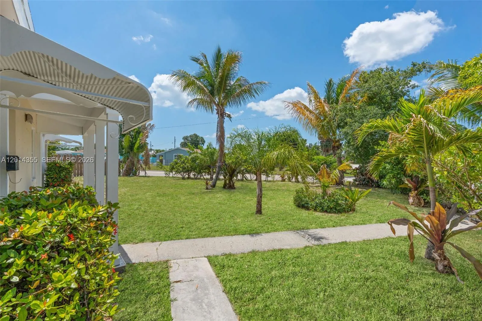 376 W 14th St, Riviera Beach FL 33404