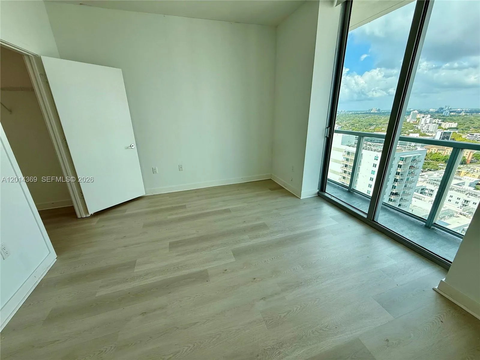 79 SW 12 ST # 2912, Miami FL 33130