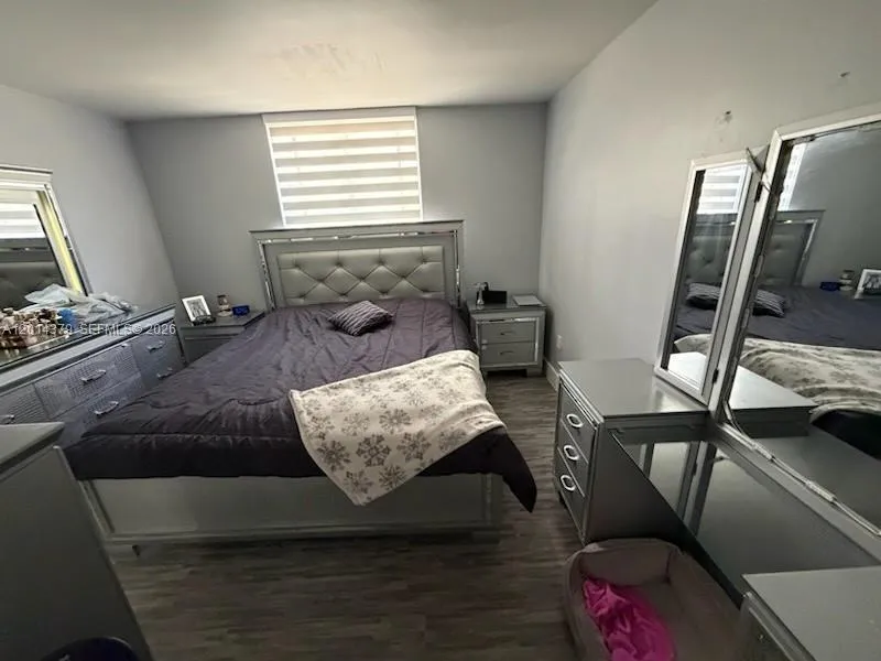 5033 NW 7th St # 209, Miami FL 33126