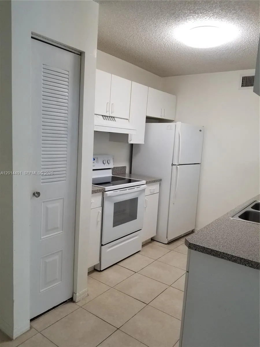 470 S Park Rd # 110, Hollywood FL 33021