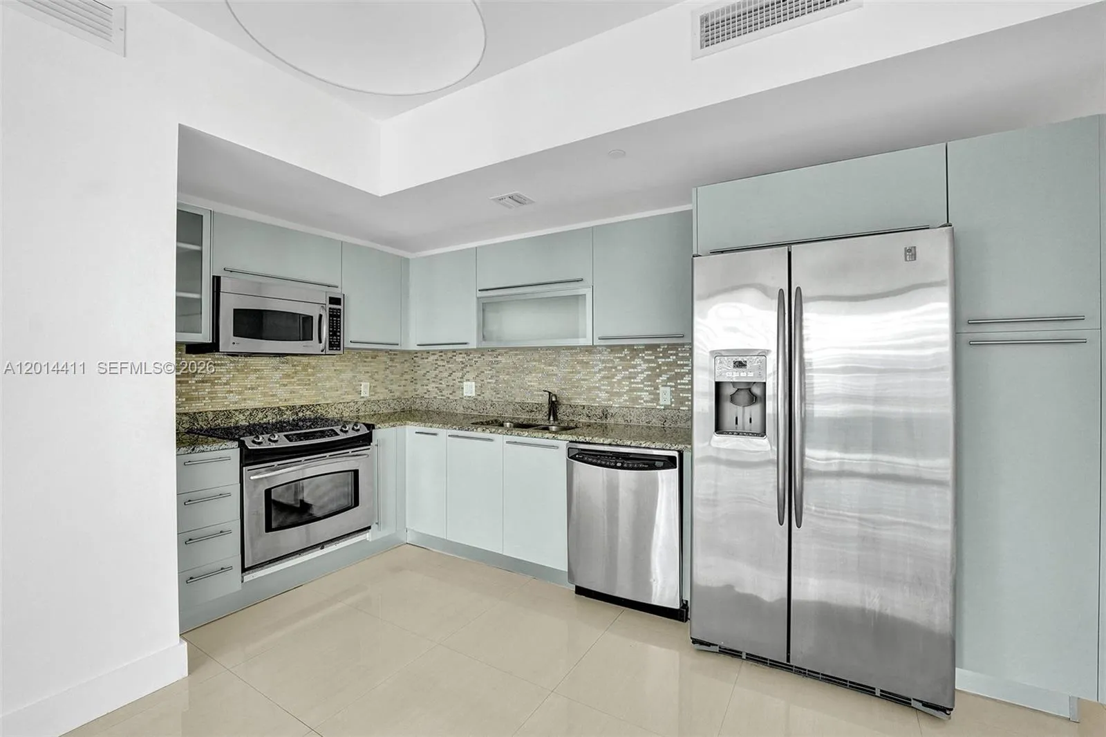 950 Brickell Bay Dr # 1706, Miami FL 33131