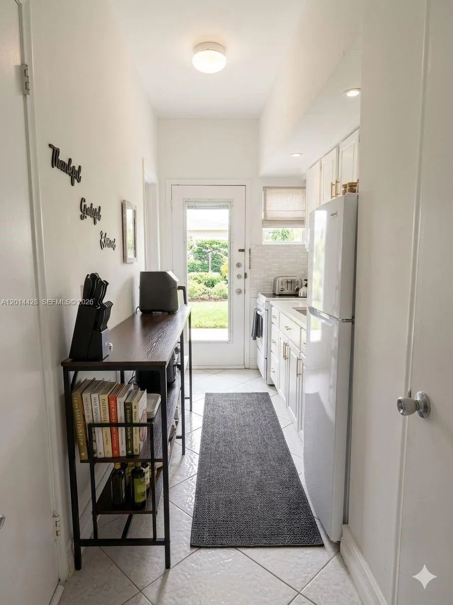 6490 Collins Ave # 14, Miami Beach FL 33141