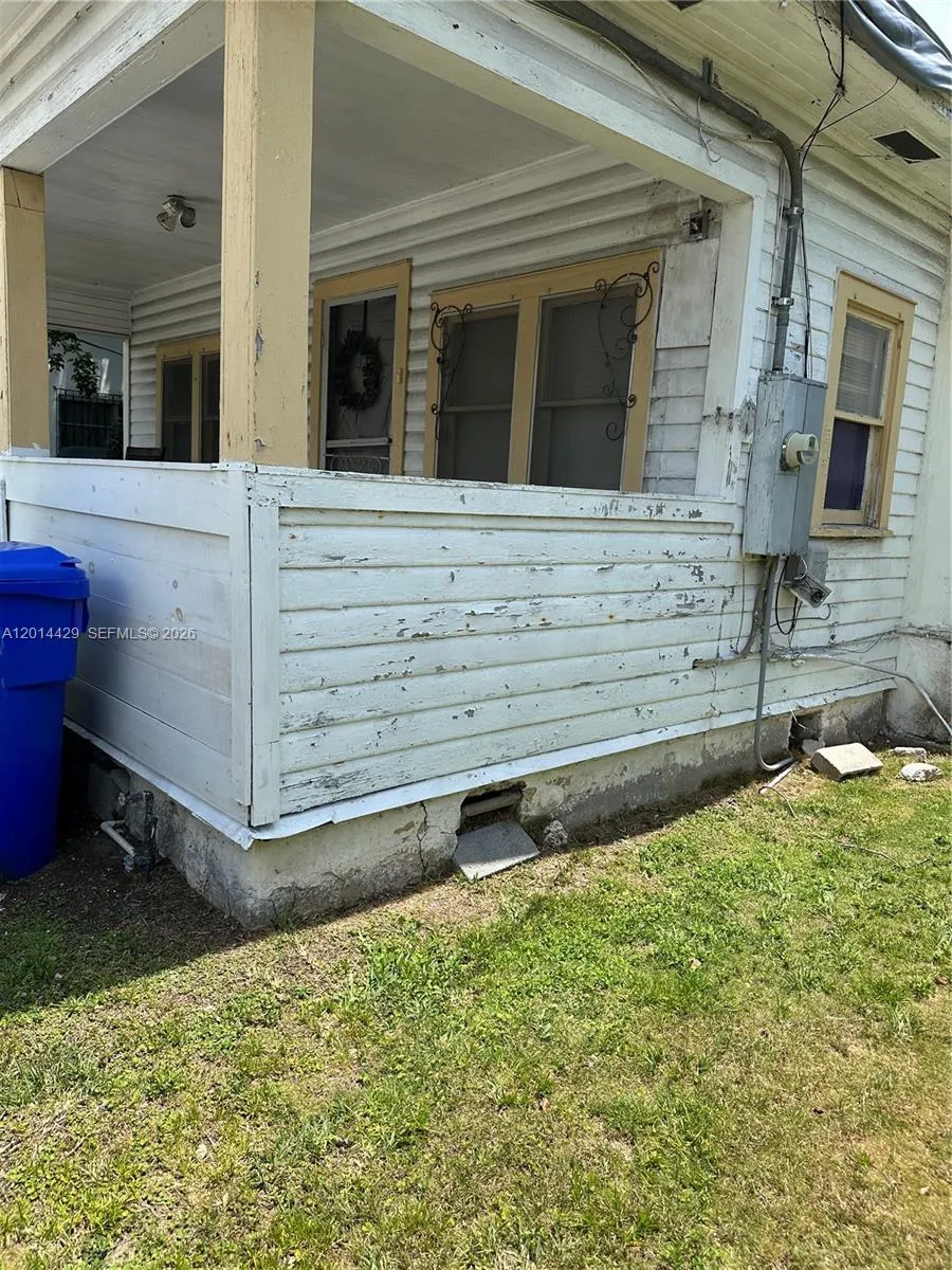 3566 Thomas Ave, Miami FL 33133