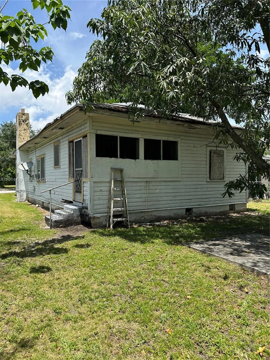 3566 Thomas Ave, Miami FL 33133