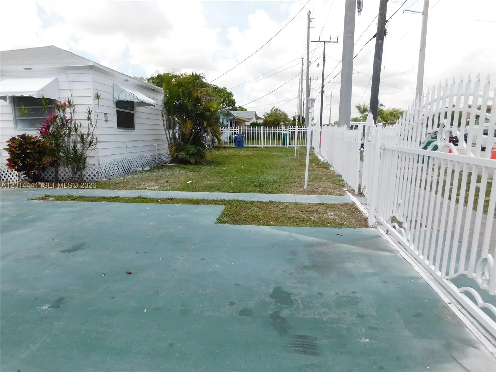 2230 NW 58th St # 2230, Miami FL 33142