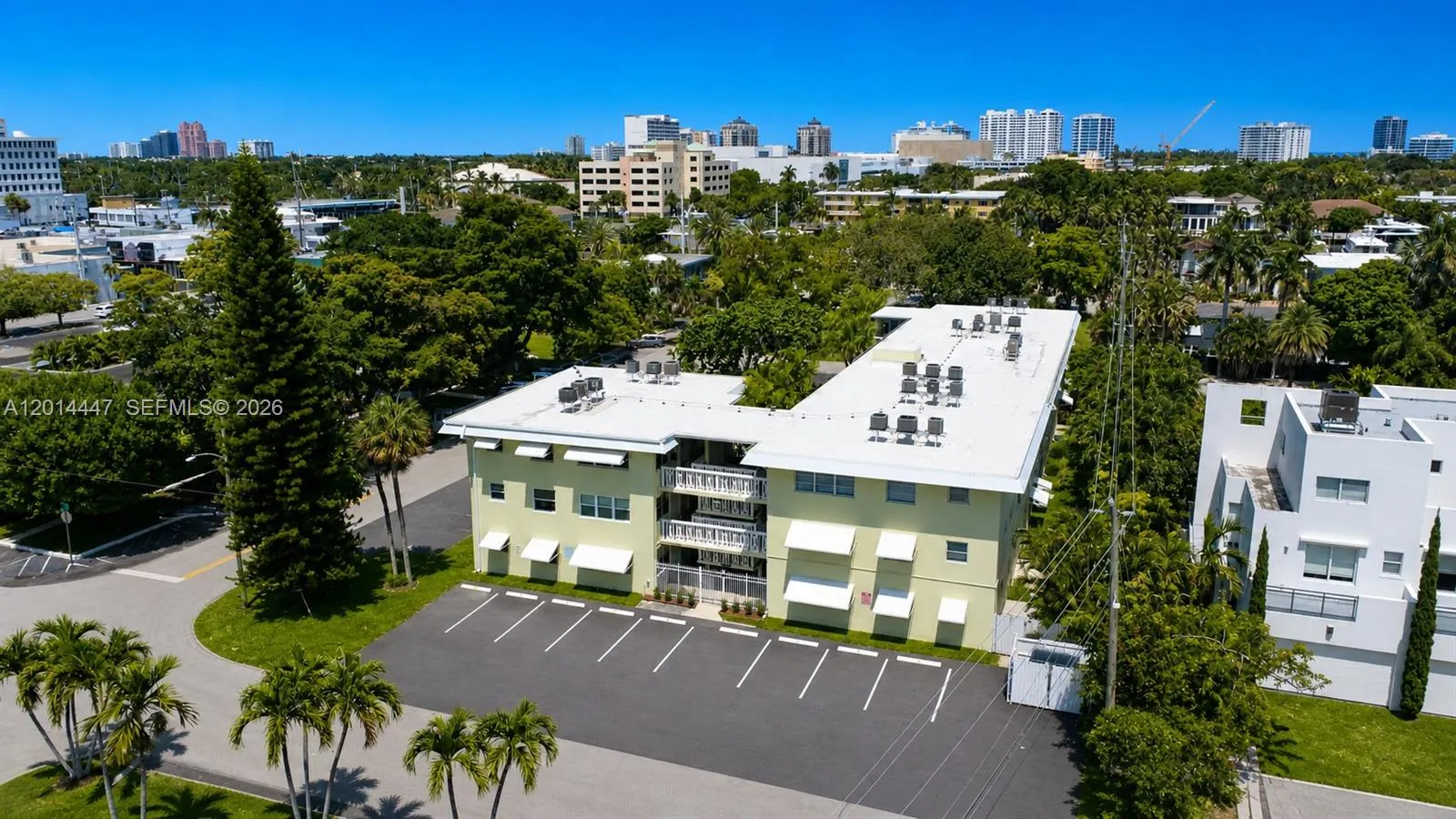 1900 NE 8th Ct # 105, Fort Lauderdale FL 33304