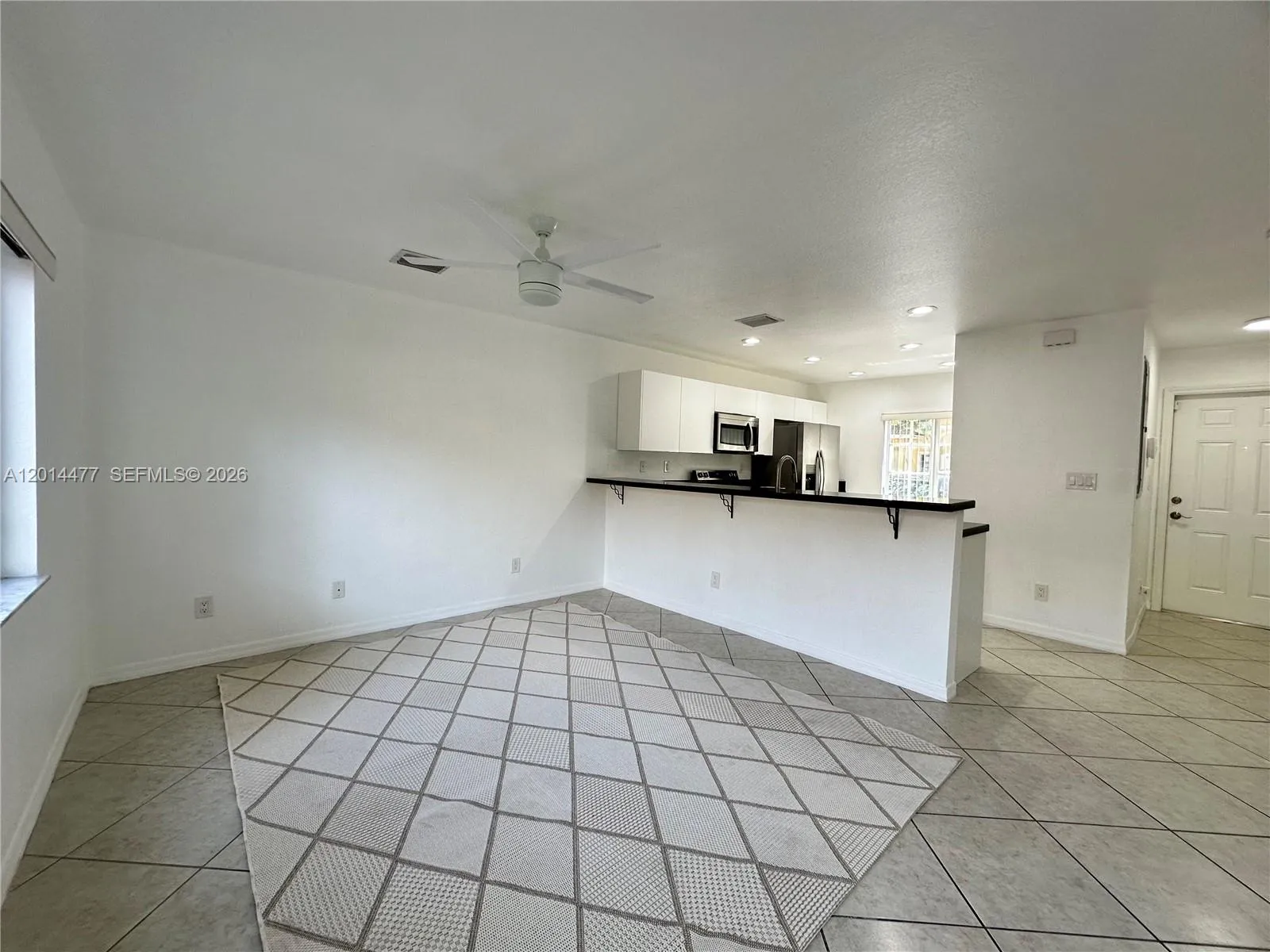 324 NE 3rd St # D, Hallandale Beach FL 33009