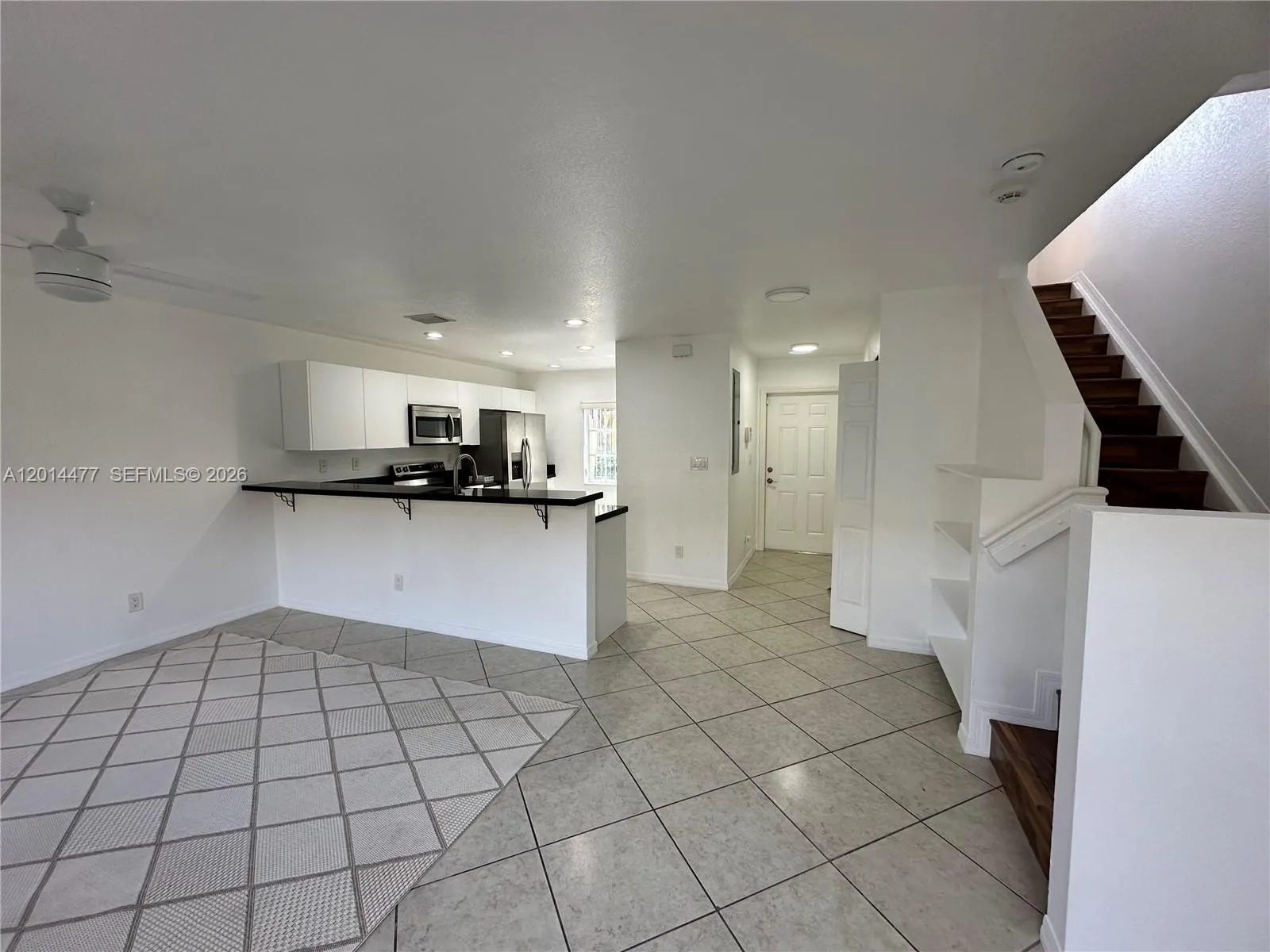 324 NE 3rd St # D, Hallandale Beach FL 33009