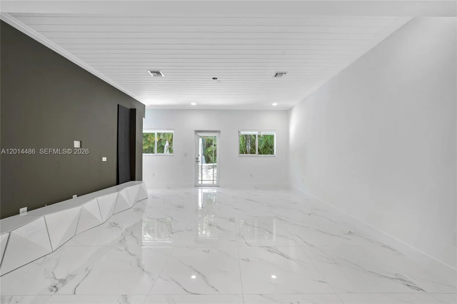 711 Sunset Dr, Coral Gables FL 33143