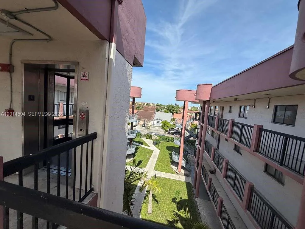 5400 W 21st Ct # 403, Hialeah FL 33016