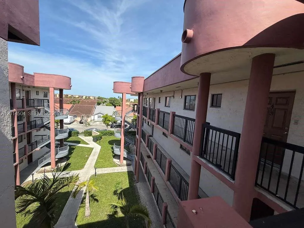 5400 W 21st Ct # 403, Hialeah FL 33016