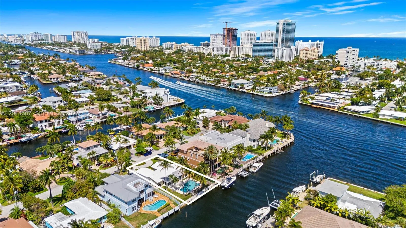 2548 SE 12th St, Pompano Beach FL 33062
