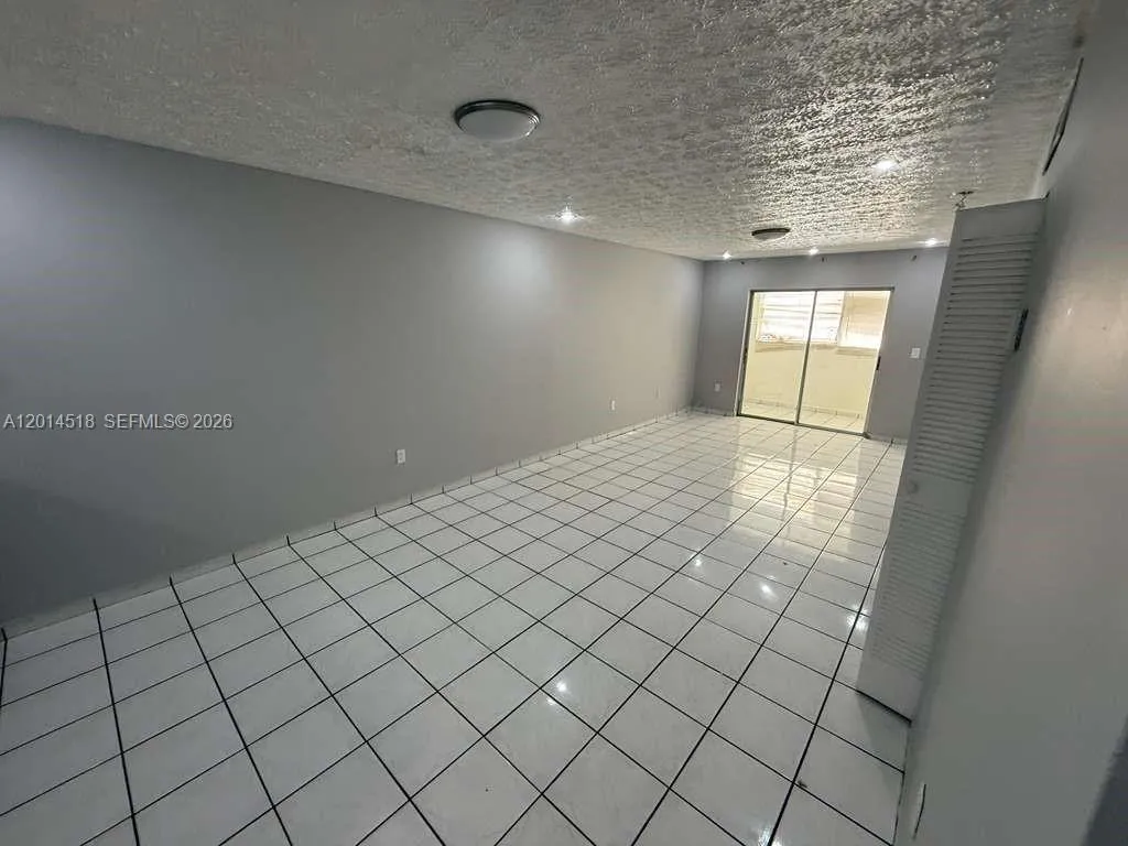 6055 W 19th Ave # 215, Hialeah FL 33012