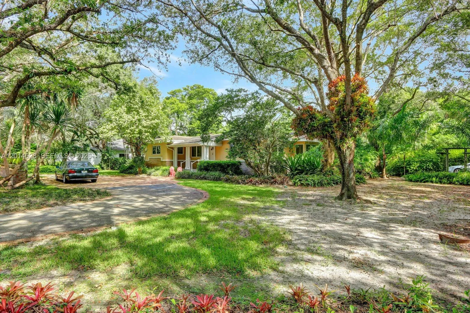 6255 SW 92nd St, Pinecrest FL 33156