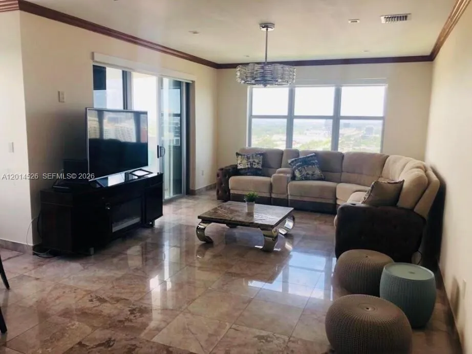 2780 NE 183rd St, Aventura FL 33160