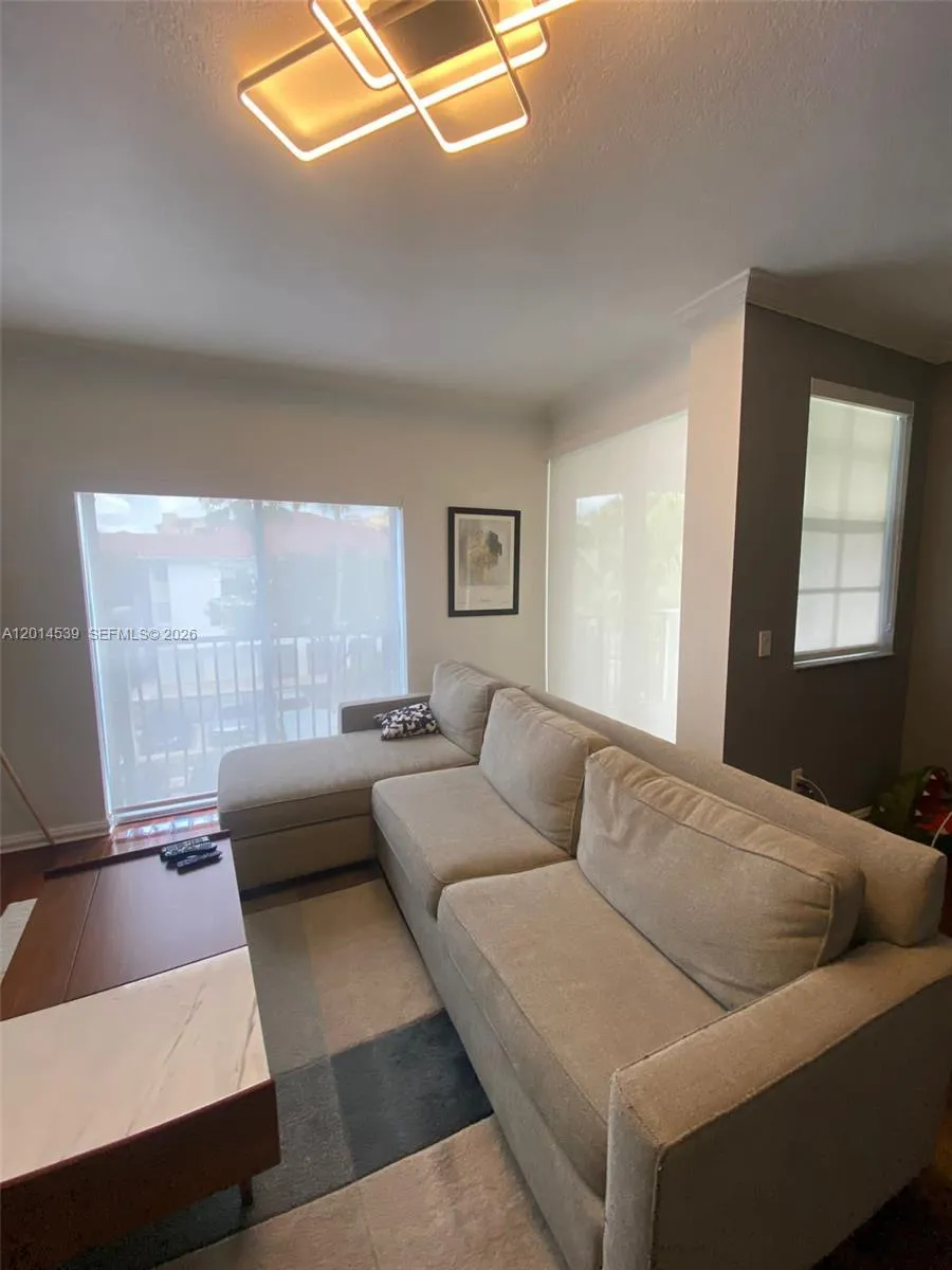 2 bedroom 2 bath for sale at 3165 NE 184th St # 6304, Aventura FL 33160