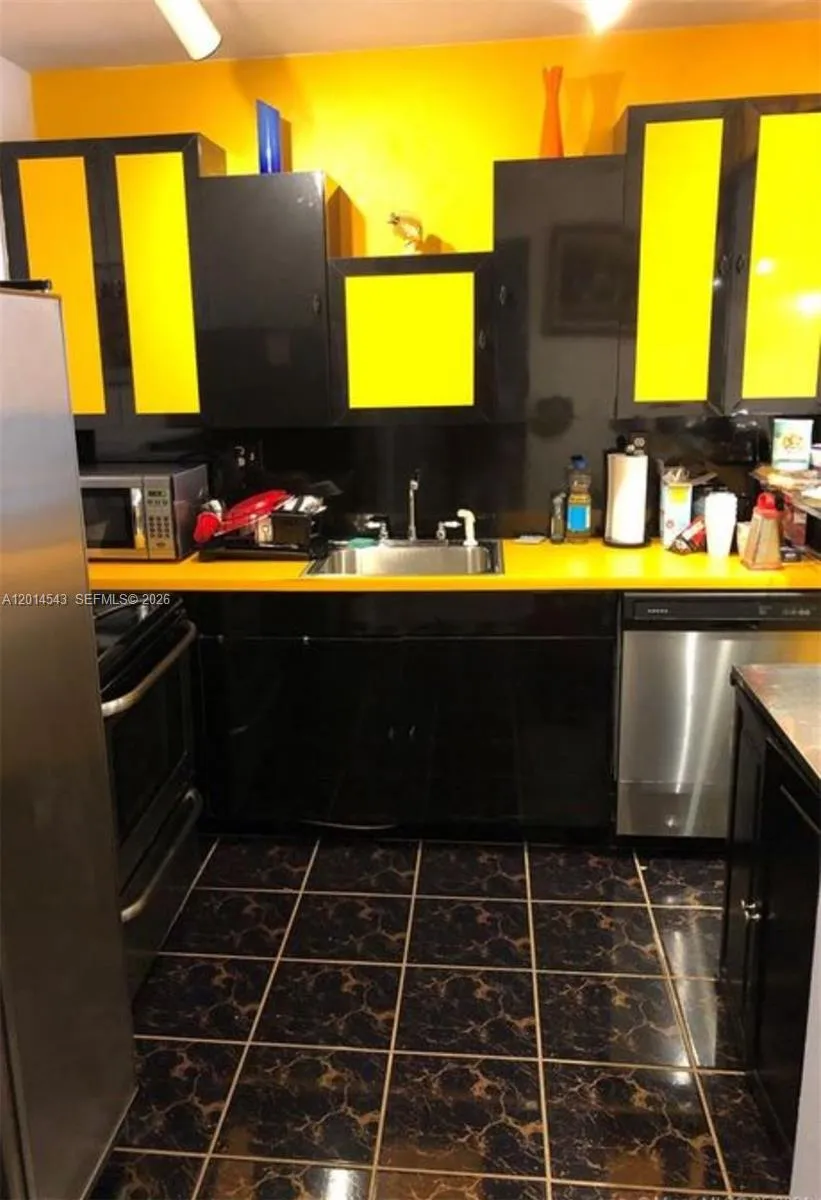 600 Three Islands Blvd # 418, Hallandale Beach FL 33009