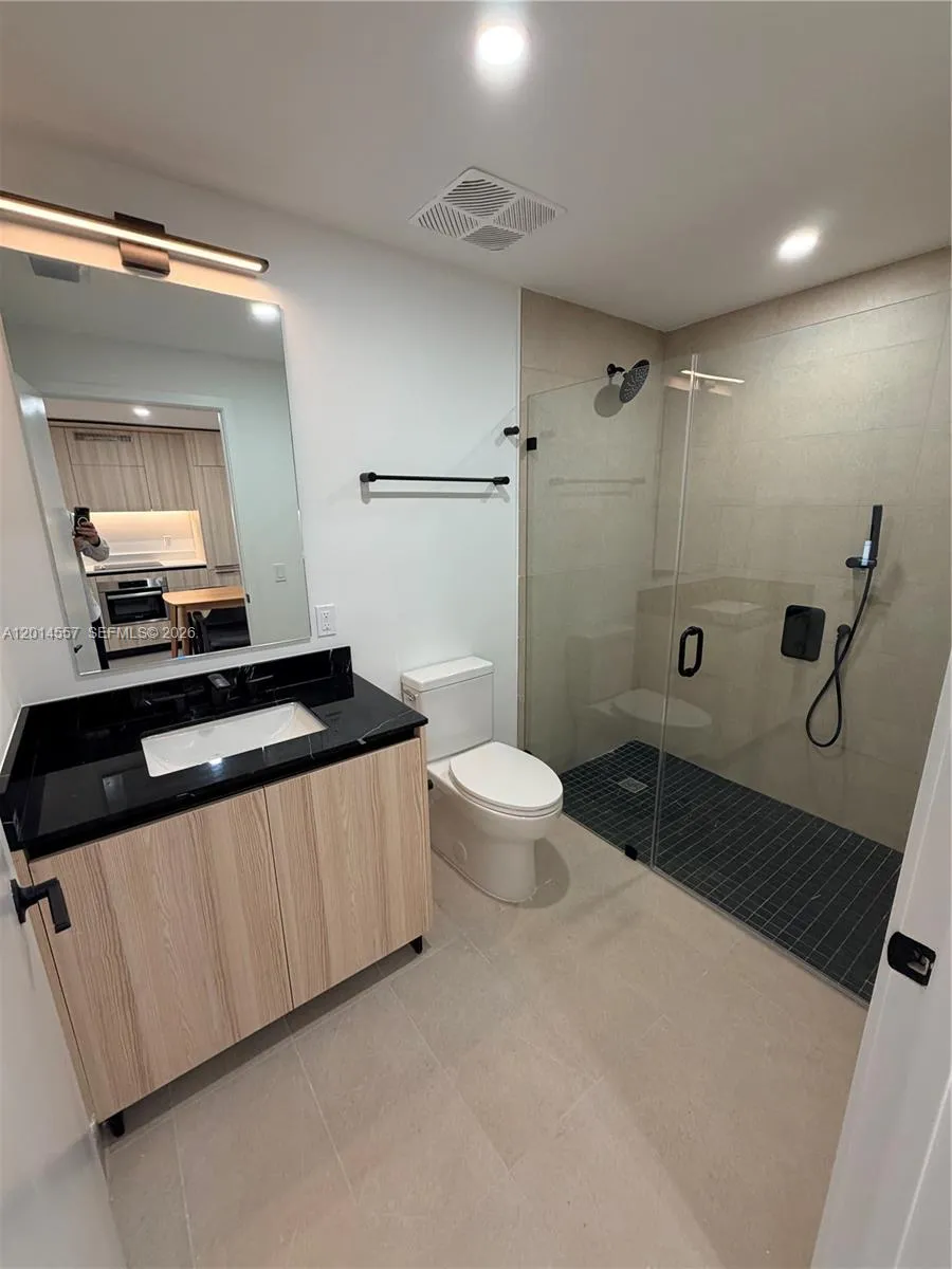 225 N Miami av # 907, Miami FL 33128