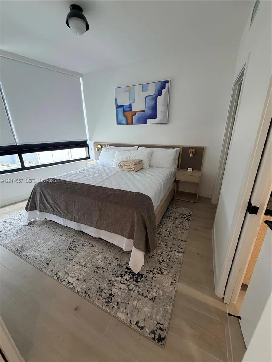 225 N Miami av # 907, Miami FL 33128